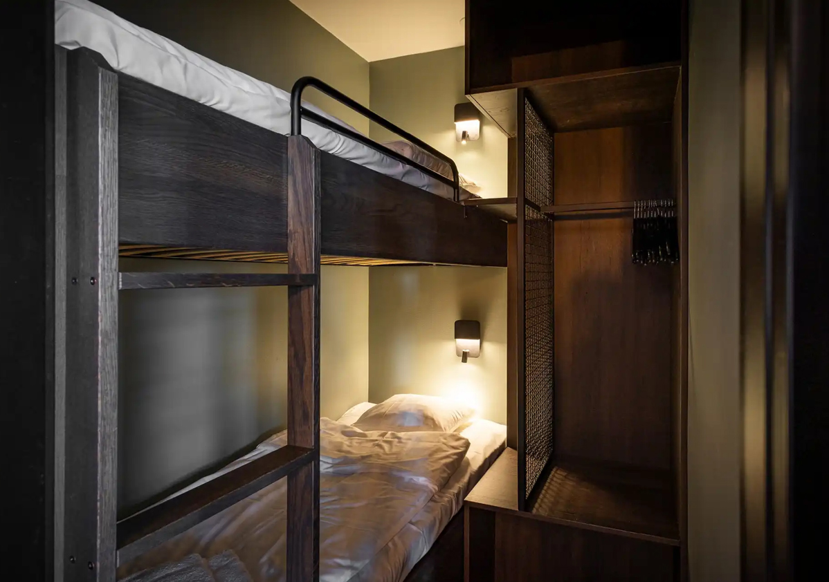 SSLL 4 Bedroom Suite Room 2